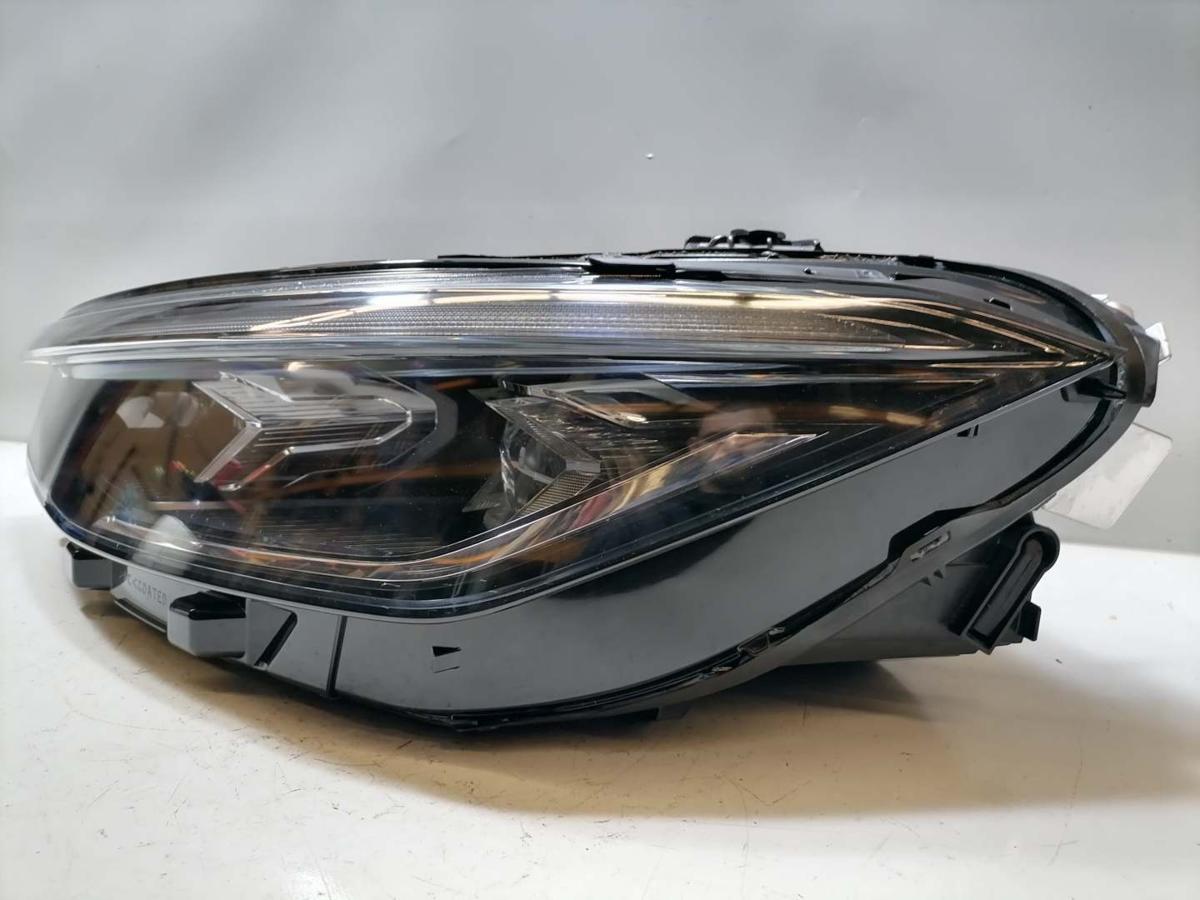 VW Passat B9 original Scheinwerfer links LED Bj.2024